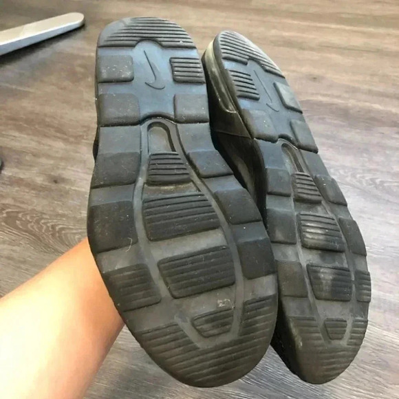 Nike Air Max Motion 2 Sneakers Tennis Shoes Solid Black Lace Up: 8.5 Men's - Picture 8 of 8